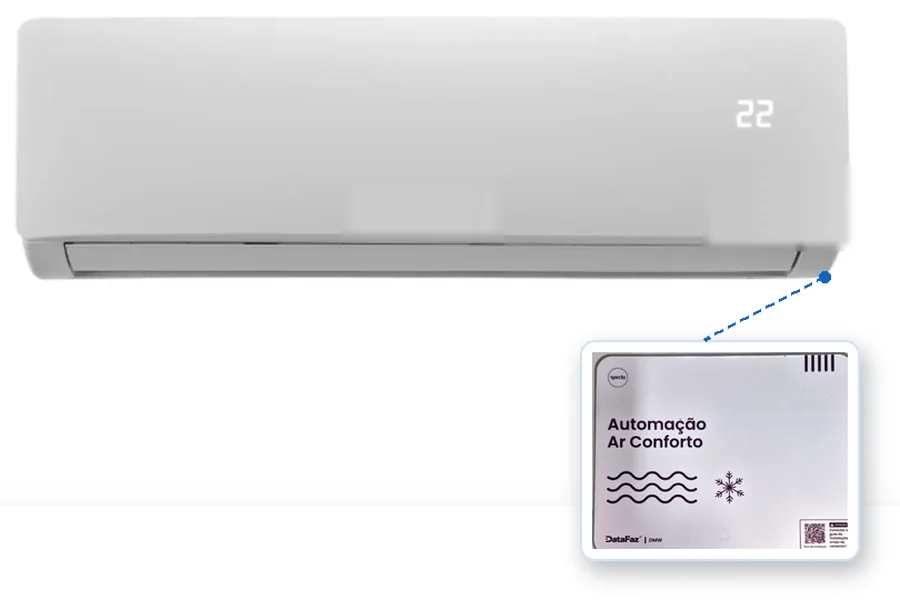 Módulo de controle Datafaz instalado junto a um ar-condicionado split, permitindo acionamento automático via Edge Slim